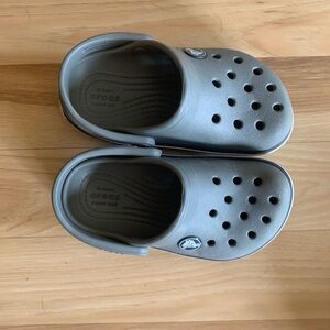Toddler crocs